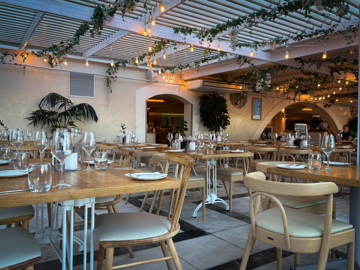 Lighting, Music, Noise: The Part of the Meal Nobody Mentions