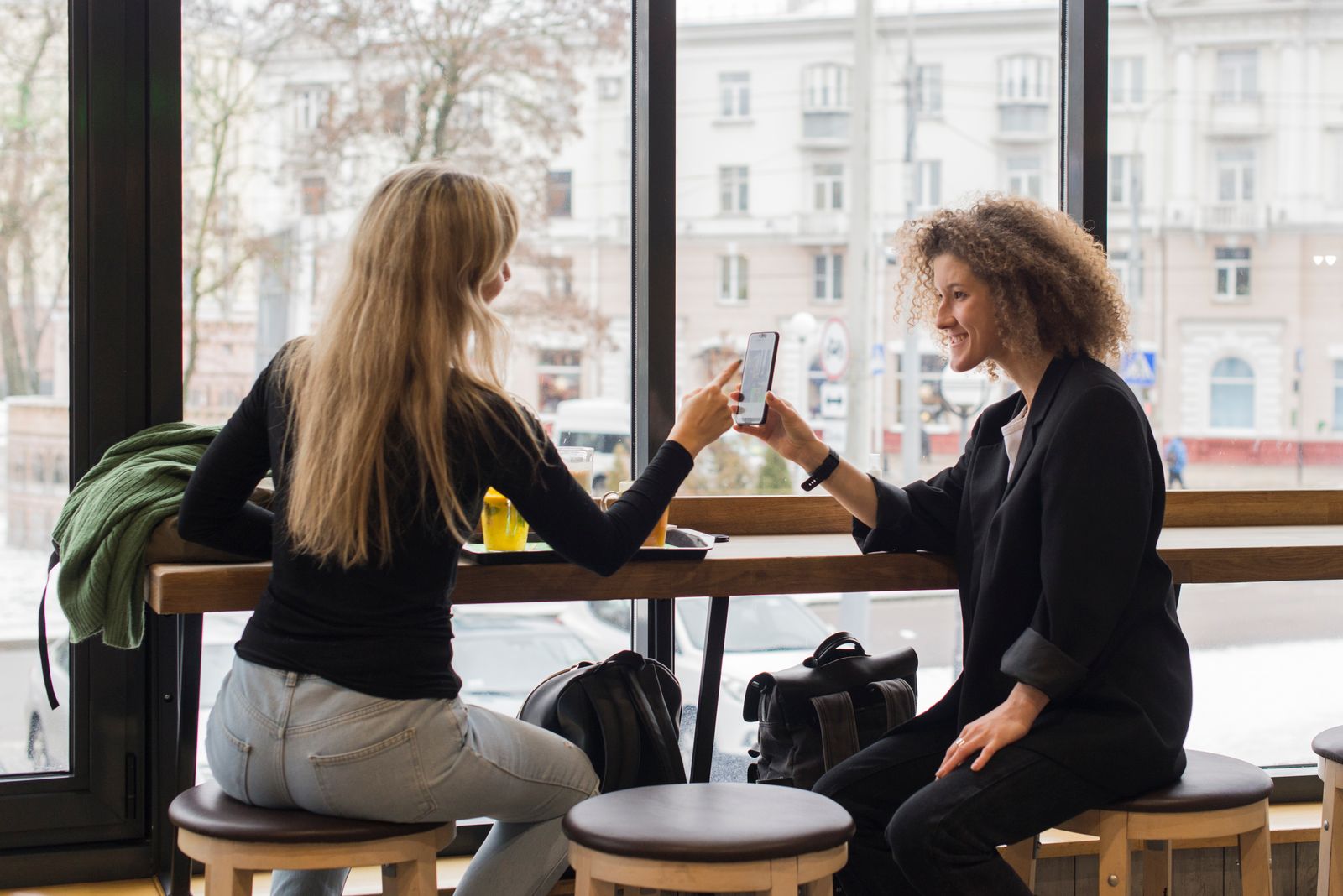 The 5 Questions Every Diner Asks Before Choosing Your Restaurant